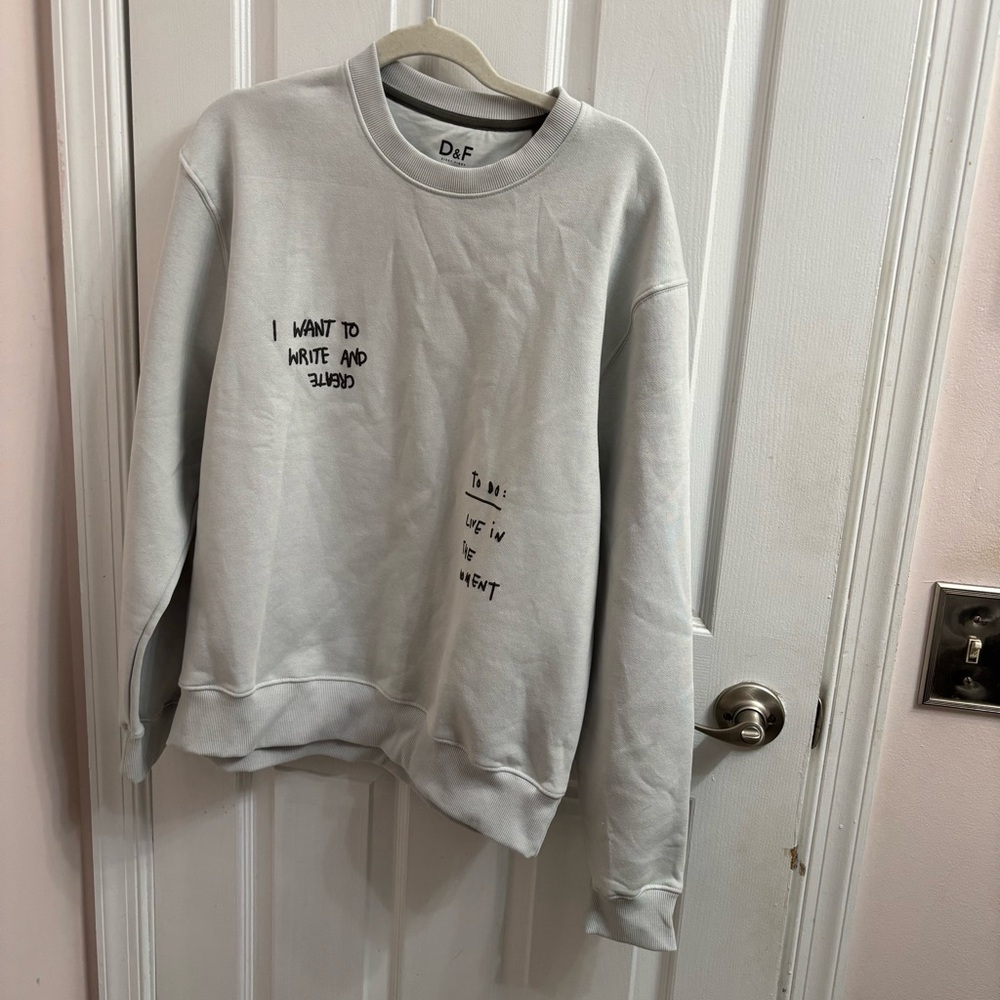NWT Graphic crewneck